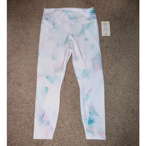 New Fabletics High Waisted Solid Print 7/8 Legging size XL